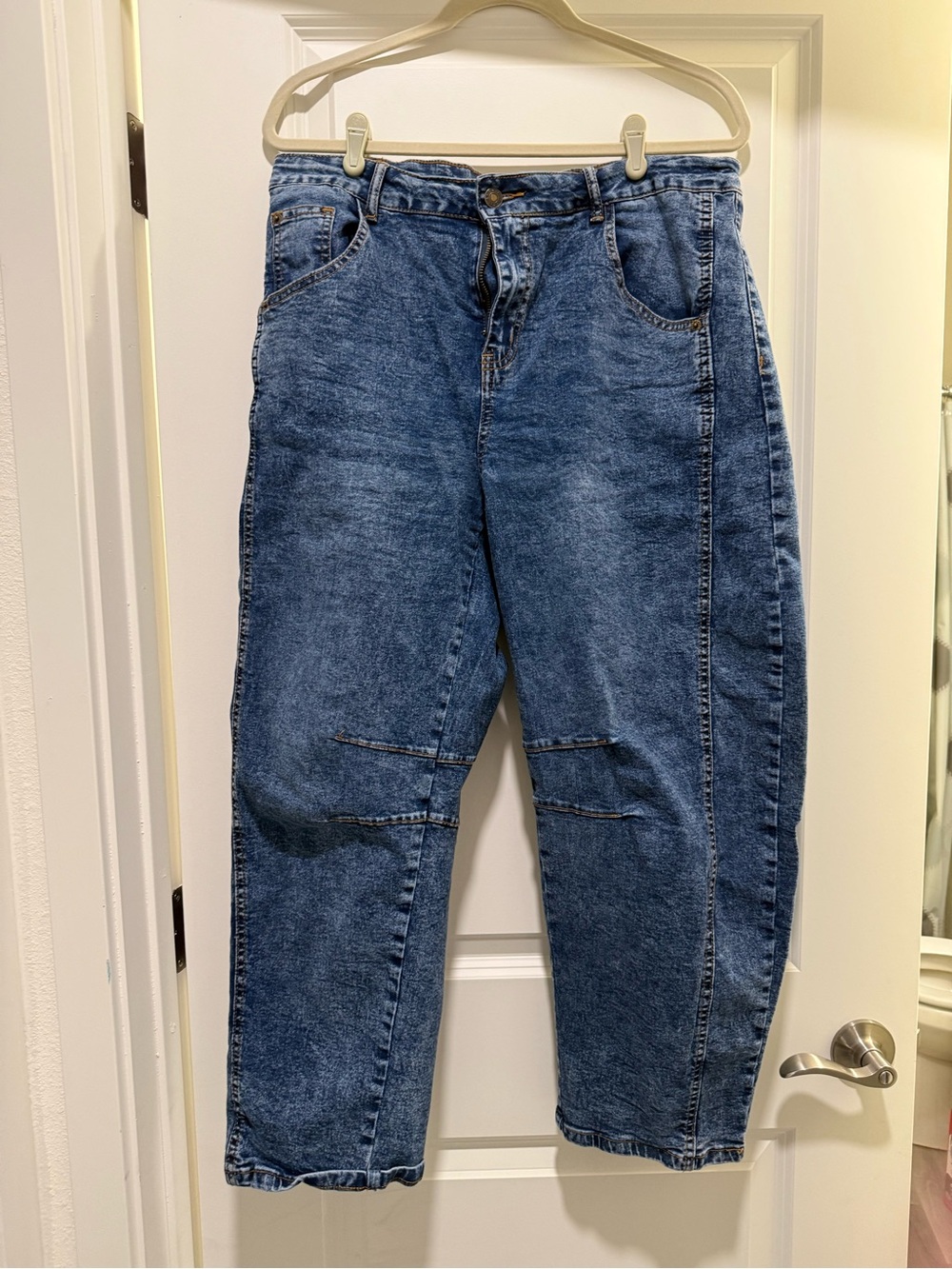 Relaxed Fit Women's Denim Barrel Jeans
Washed Blue